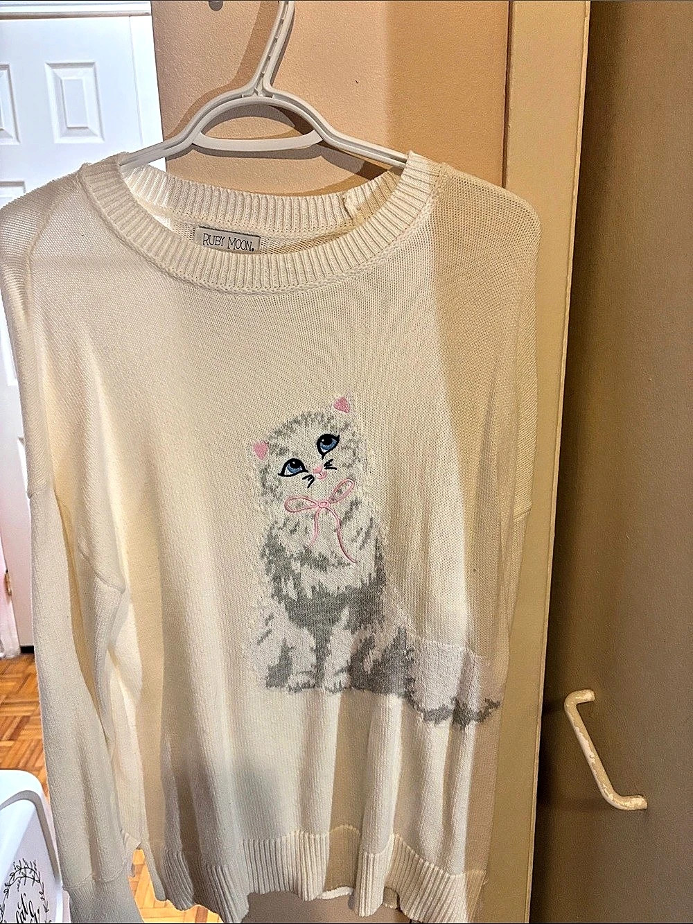 Ruby Moon Cat Graphic Crewneck Sweater in Cream Size Medium Like New